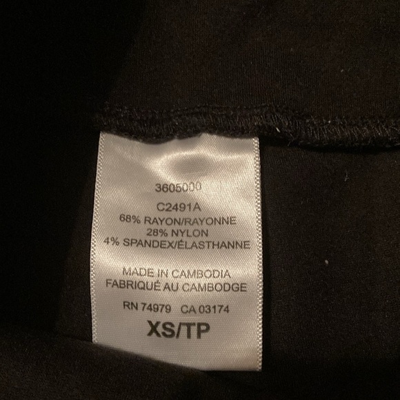 Parasuco black pants with textured thighs. Band waist. - Picture 5 of 7